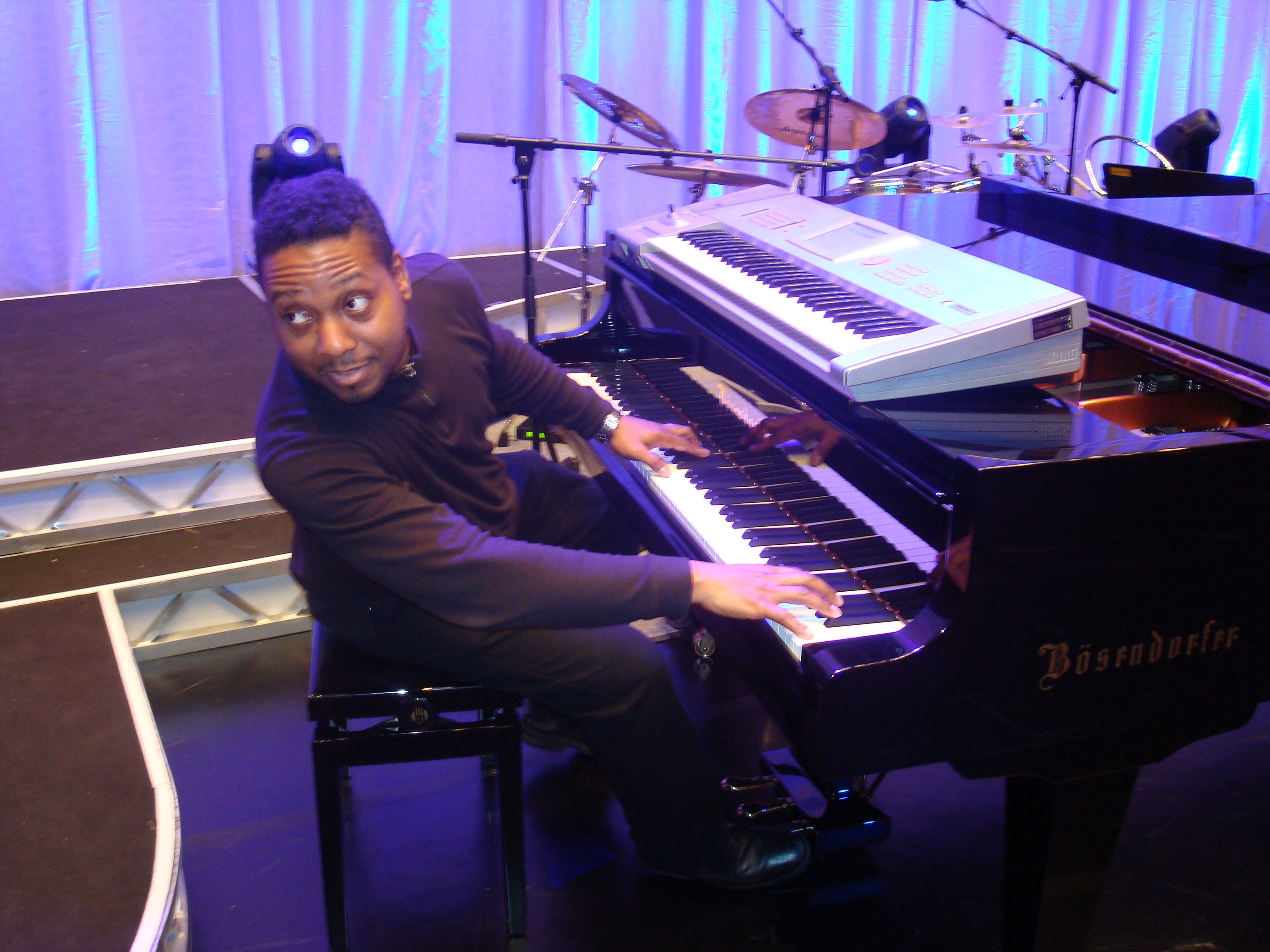 newtpiano.JPG